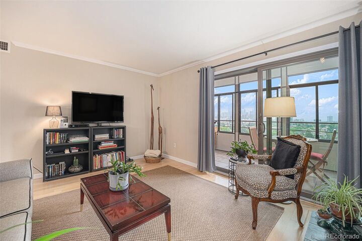 Property Photo: 800 N Pearl Street 1109 CO 80203