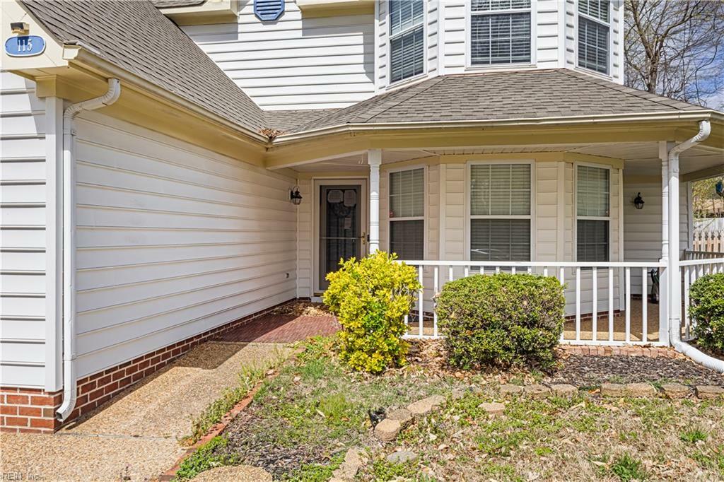Property Photo: 115 View Pointe Dr VA 23603