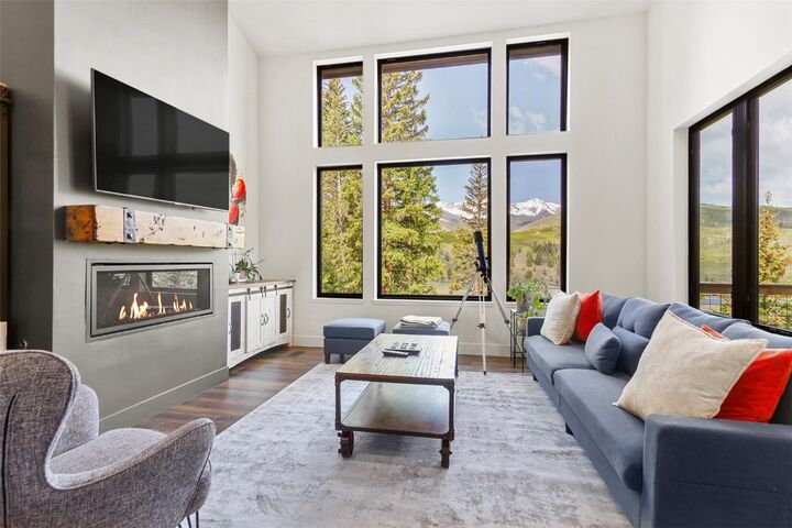 Property Photo:  581 Fairview Boulevard  CO 80424 