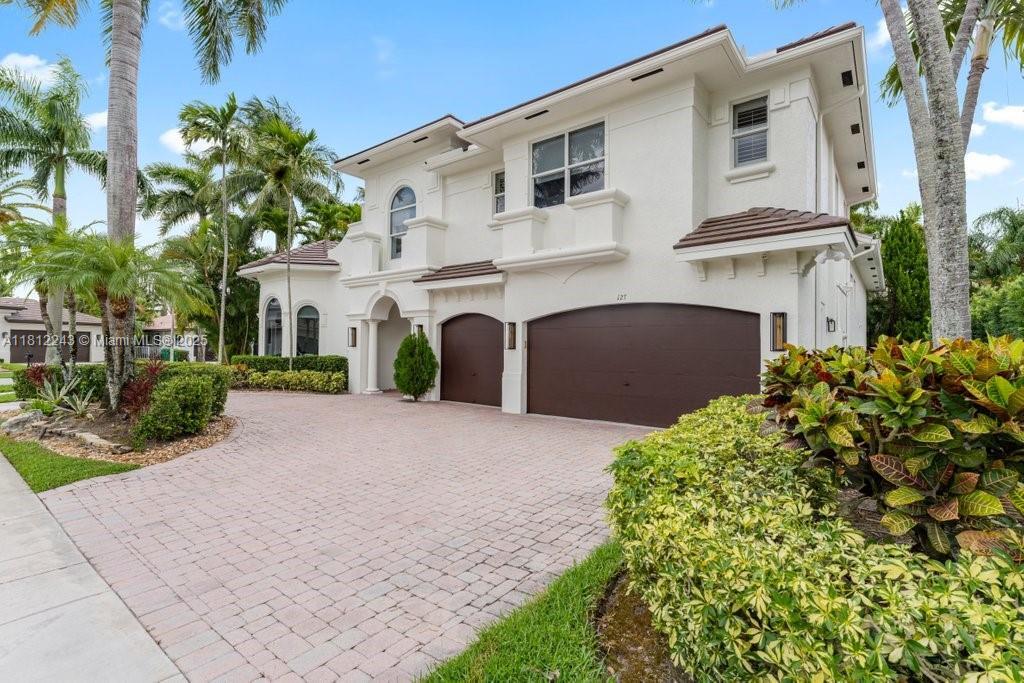 Property Photo: 127 Swan Ave FL 33324
