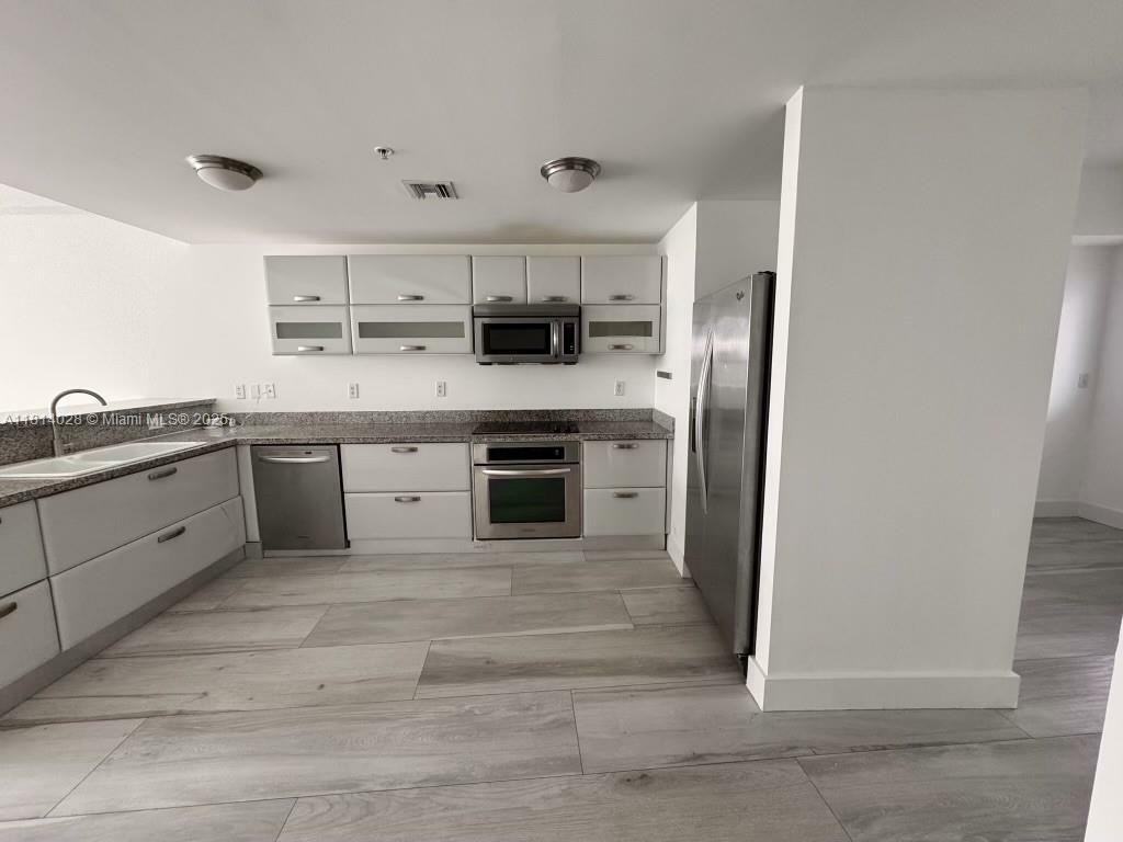 Property Photo: 6580 Indian Creek Dr 406 FL 33141