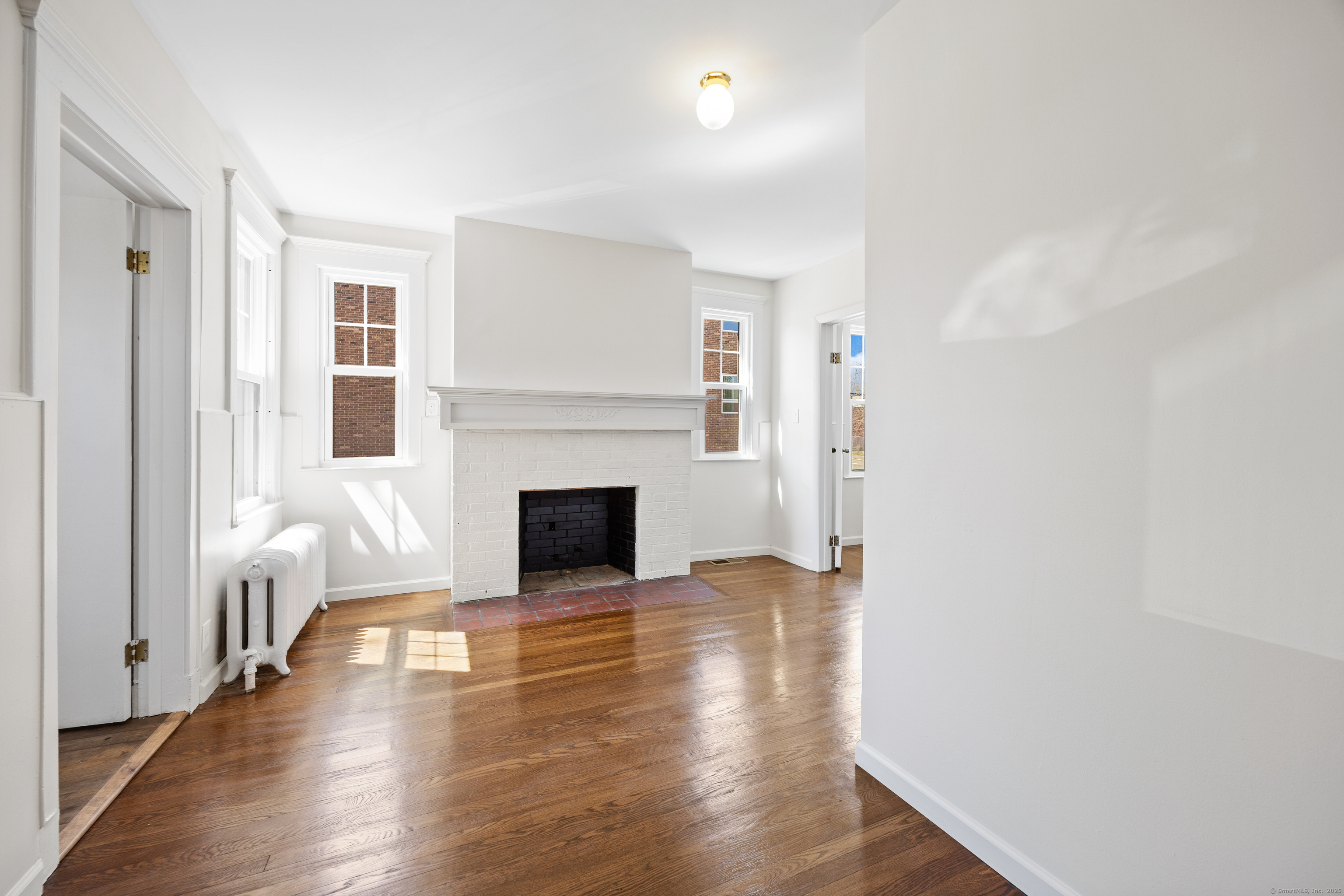 Property Photo: 850 Farmington Avenue CT 06119