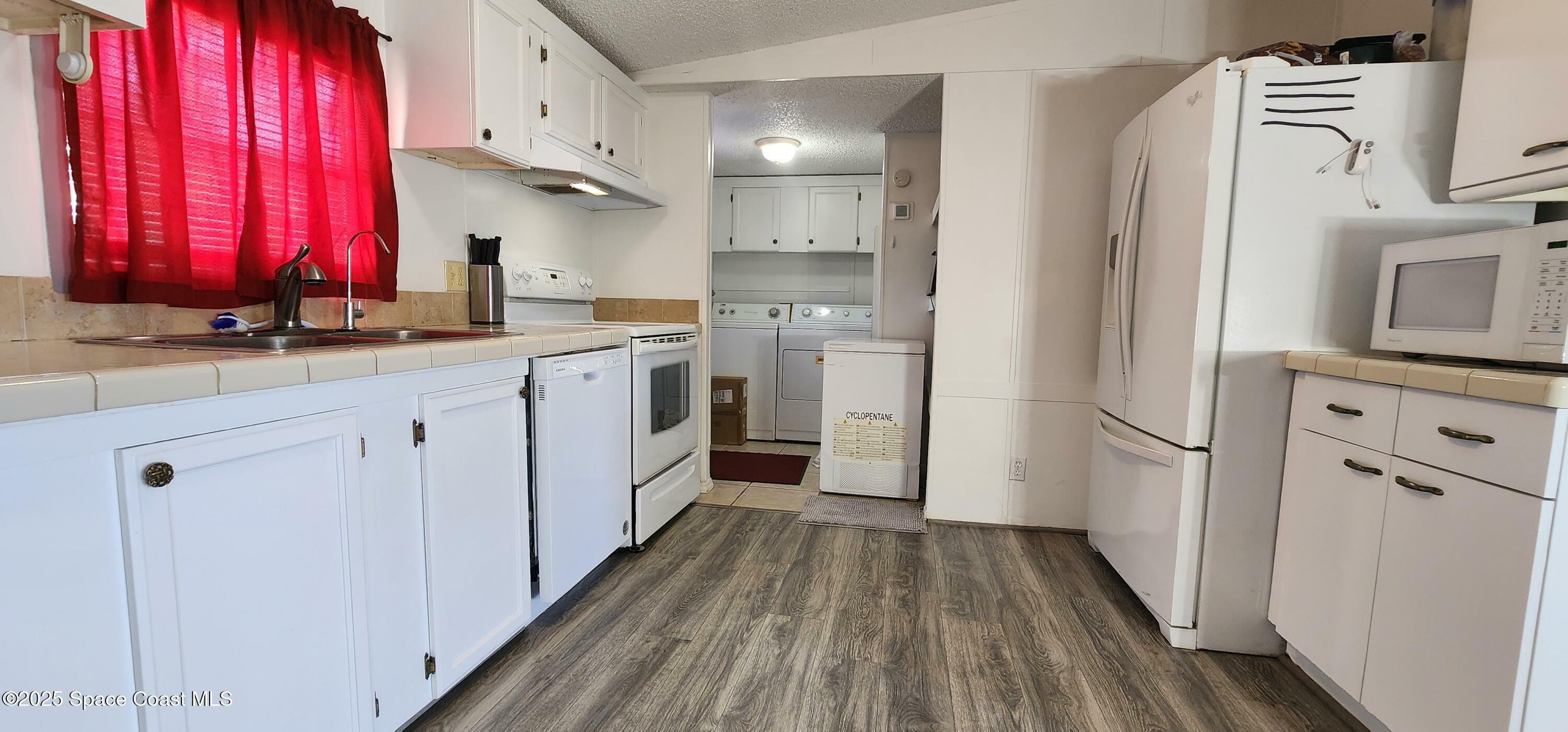 Property Photo: 1643 Ridge Drive FL 32926