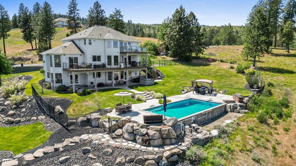 Property Photo: 10409 E Grouse Mountain Ln WA 99206