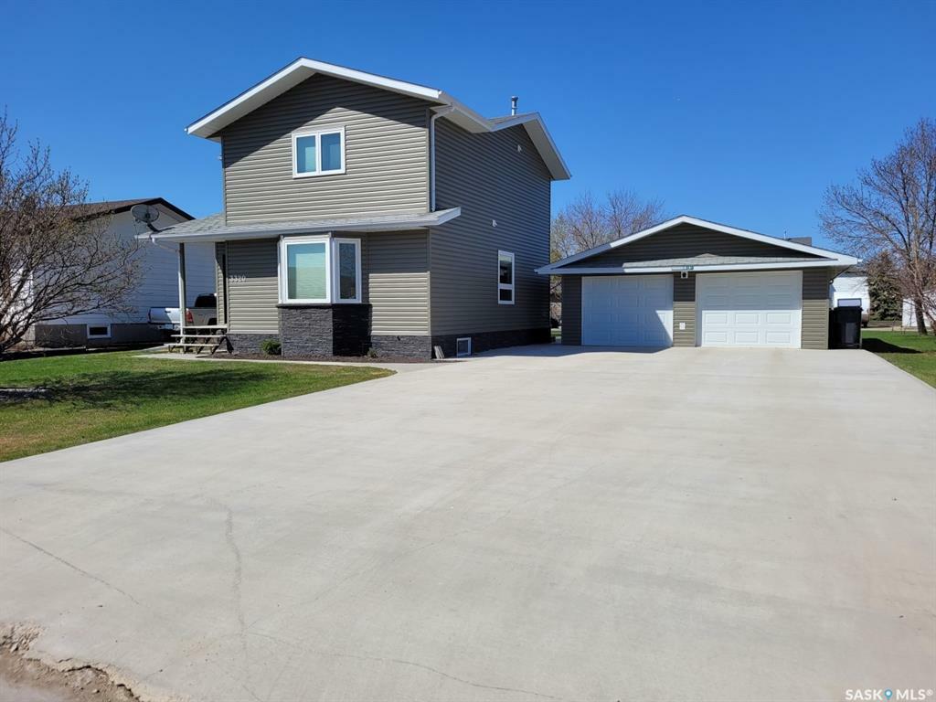 Property Photo: 3320 3rd Street NE SK S0E 0L0