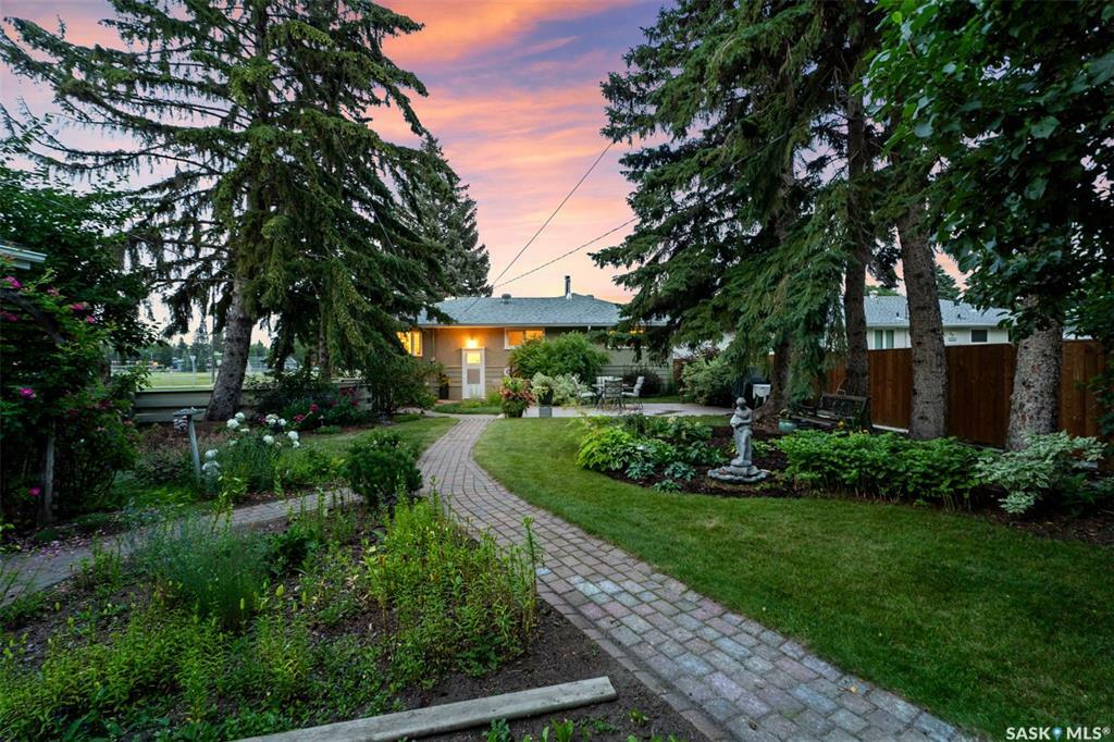 Property Photo:  2102 Haultain Avenue  SK S7J 1P6 