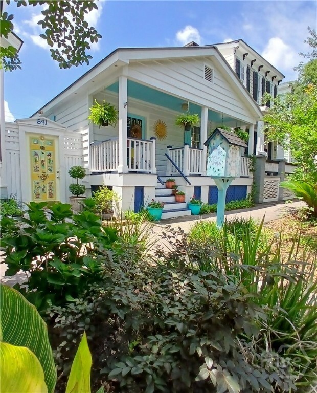 Property Photo:  539 E Gwinnett Street  GA 31401 
