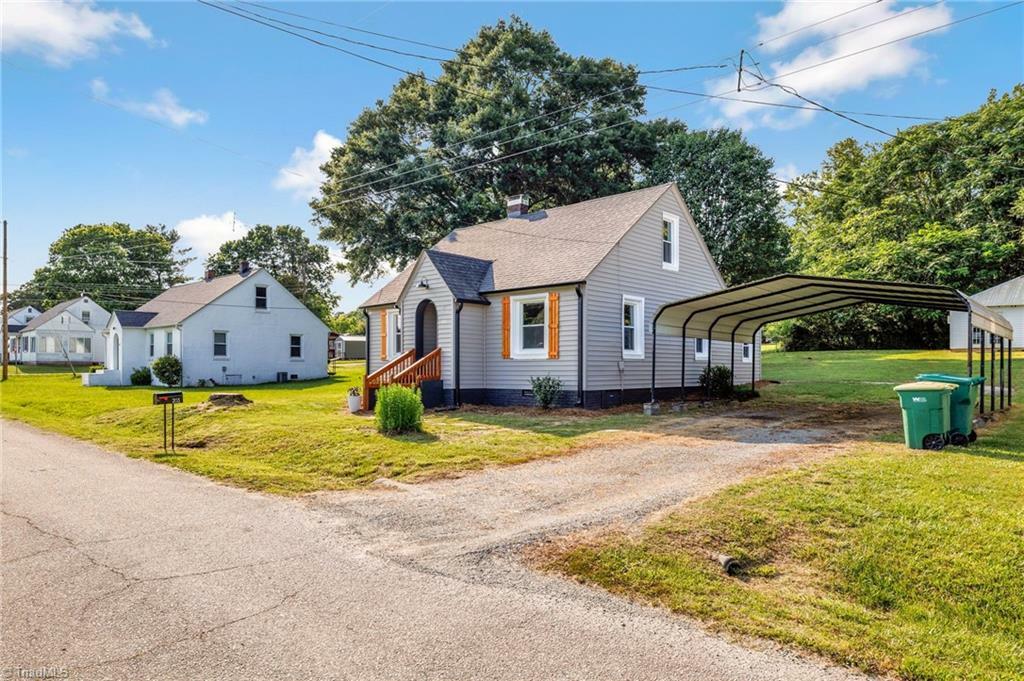 Property Photo:  203 Thomas Street  NC 27048 