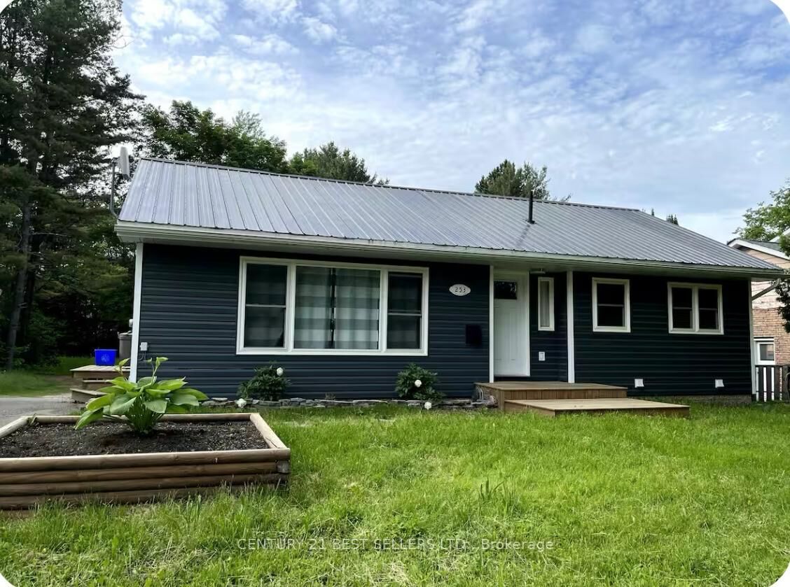 Property Photo: 253 Maple Street ON P1L 1K3