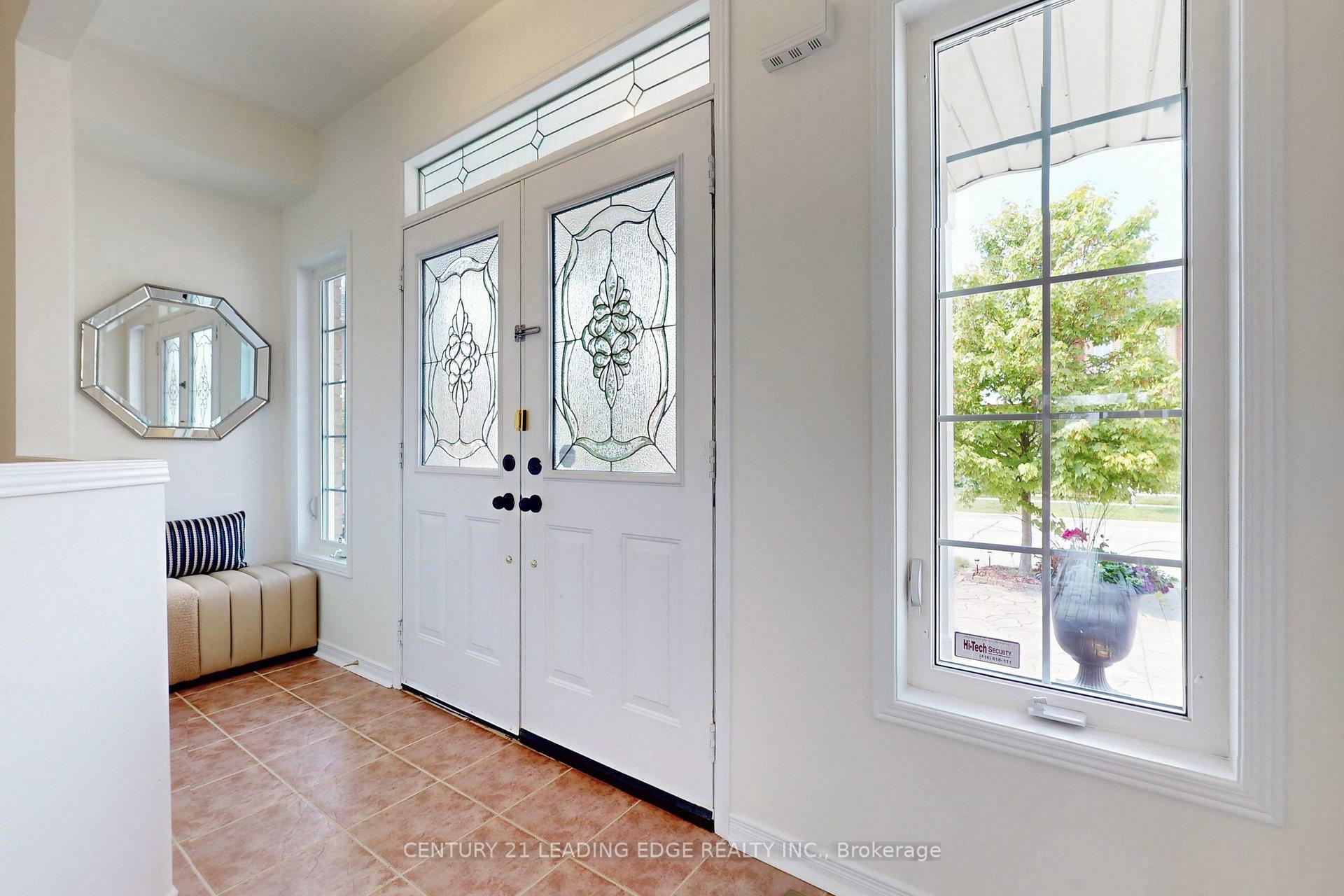 Photo de la propriété: 103 Barnwood Drive ON L4E 5A2