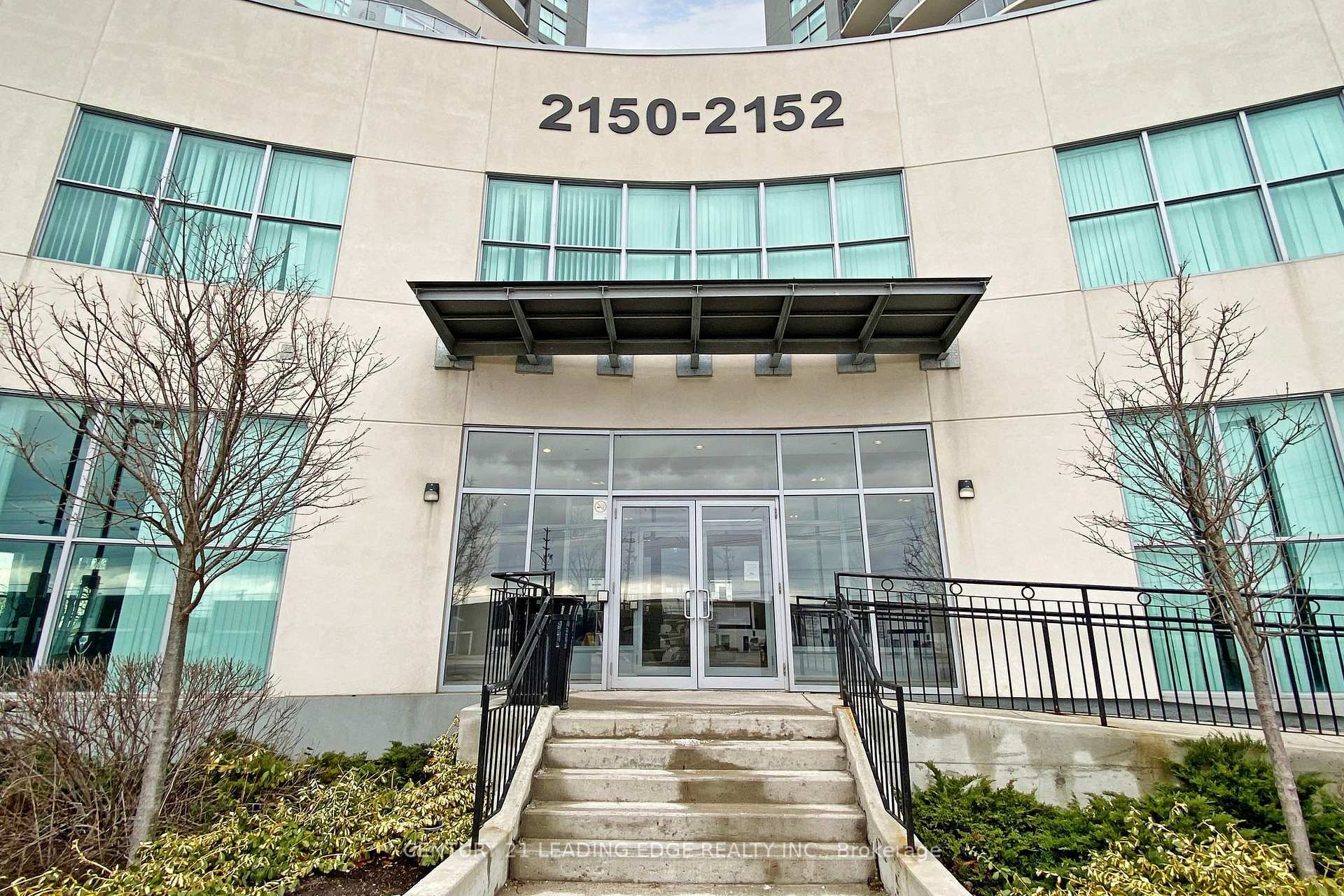 Property Photo:  2152 Lawrence E Avenue 207  ON M1R 3A8 