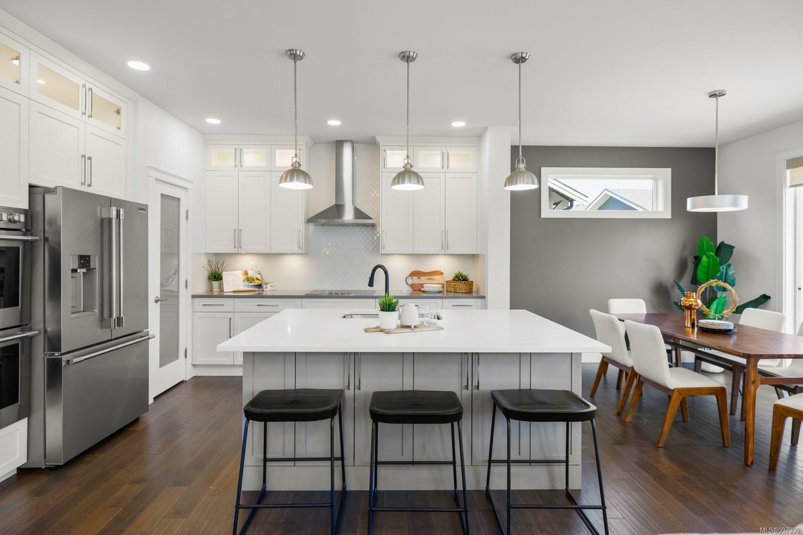Photo de la propriété: 3359 Curlew St BC V9C 0P3
