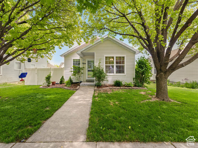 Property Photo: 7854 N White Ash Dr UT 84005