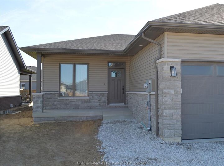 Photo de la propriété:  60 Duskridge Road  ON N7L 0G7 