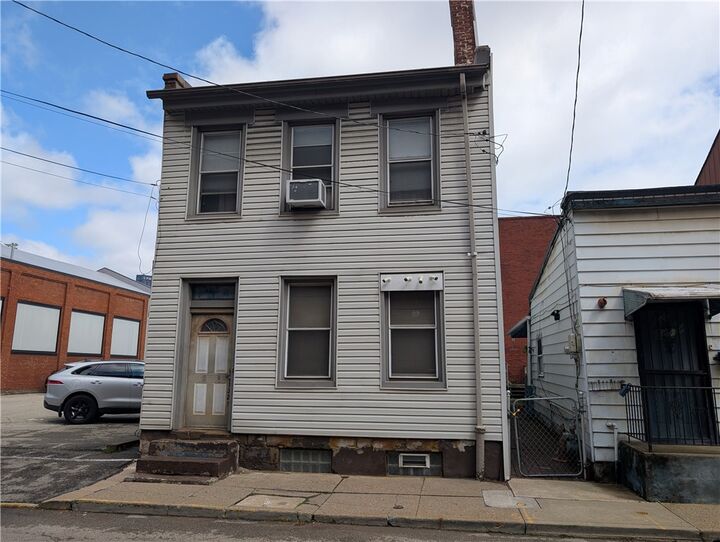 Property Photo: 1321 - 1323 Bingham St PA 15203