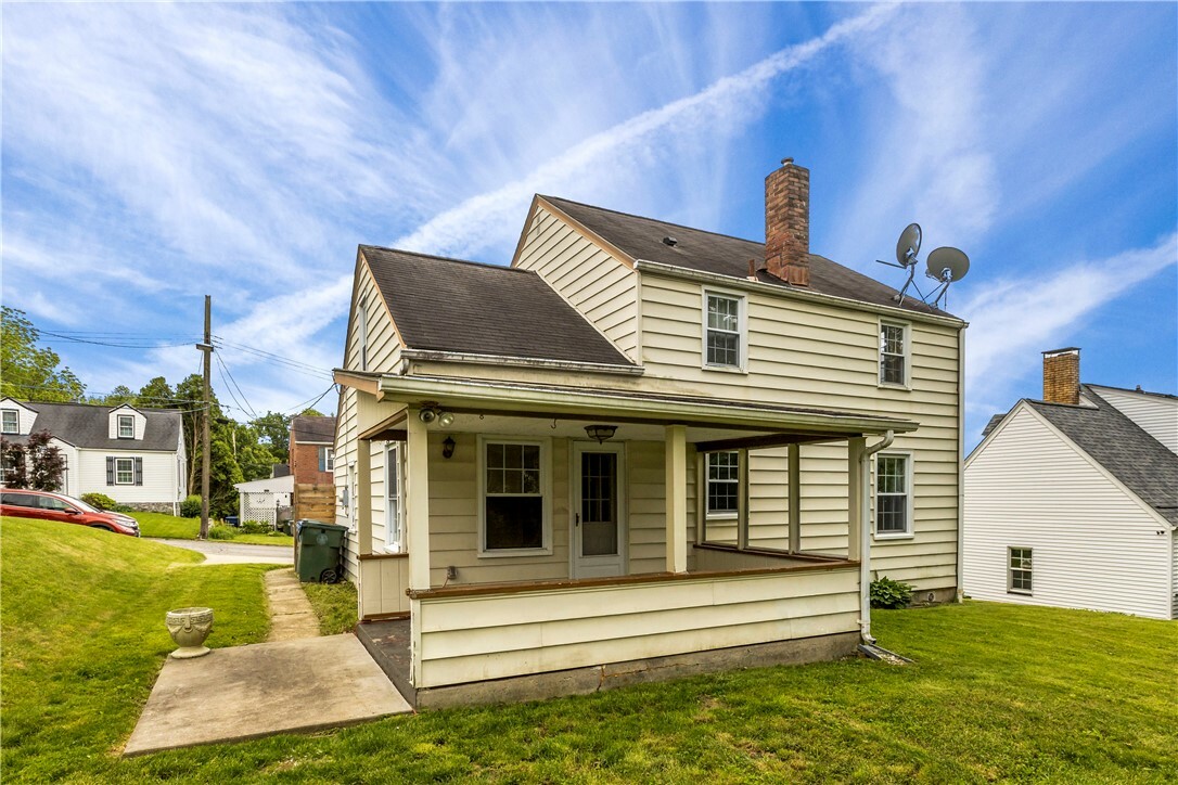 Property Photo:  512 Pine Ave.  PA 16117 