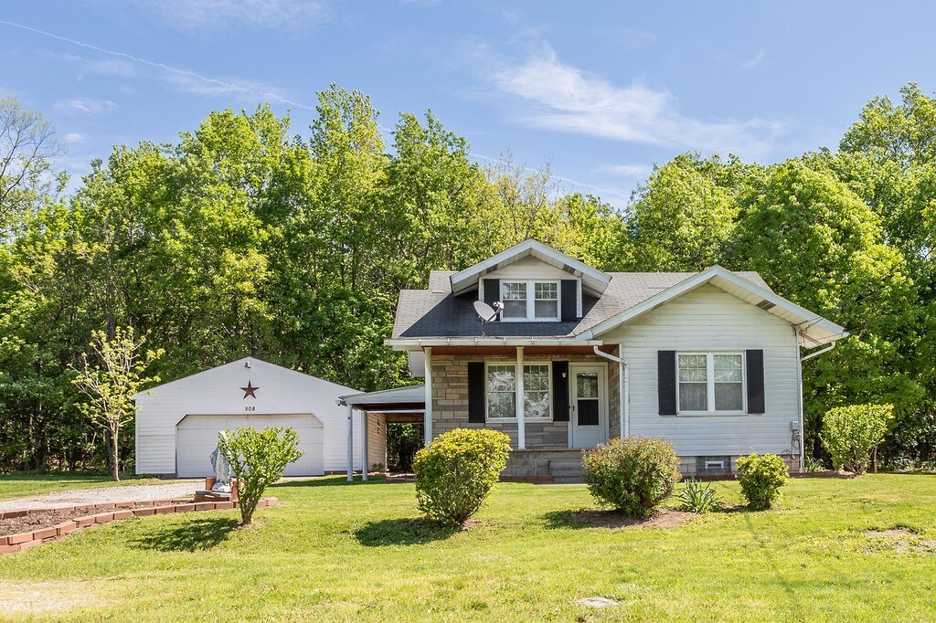 Property Photo: 508 Meadow Street PA 15401