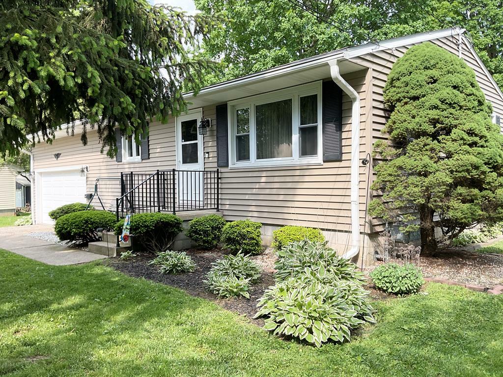137 Ronald Ave  Ashland OH 44805 photo