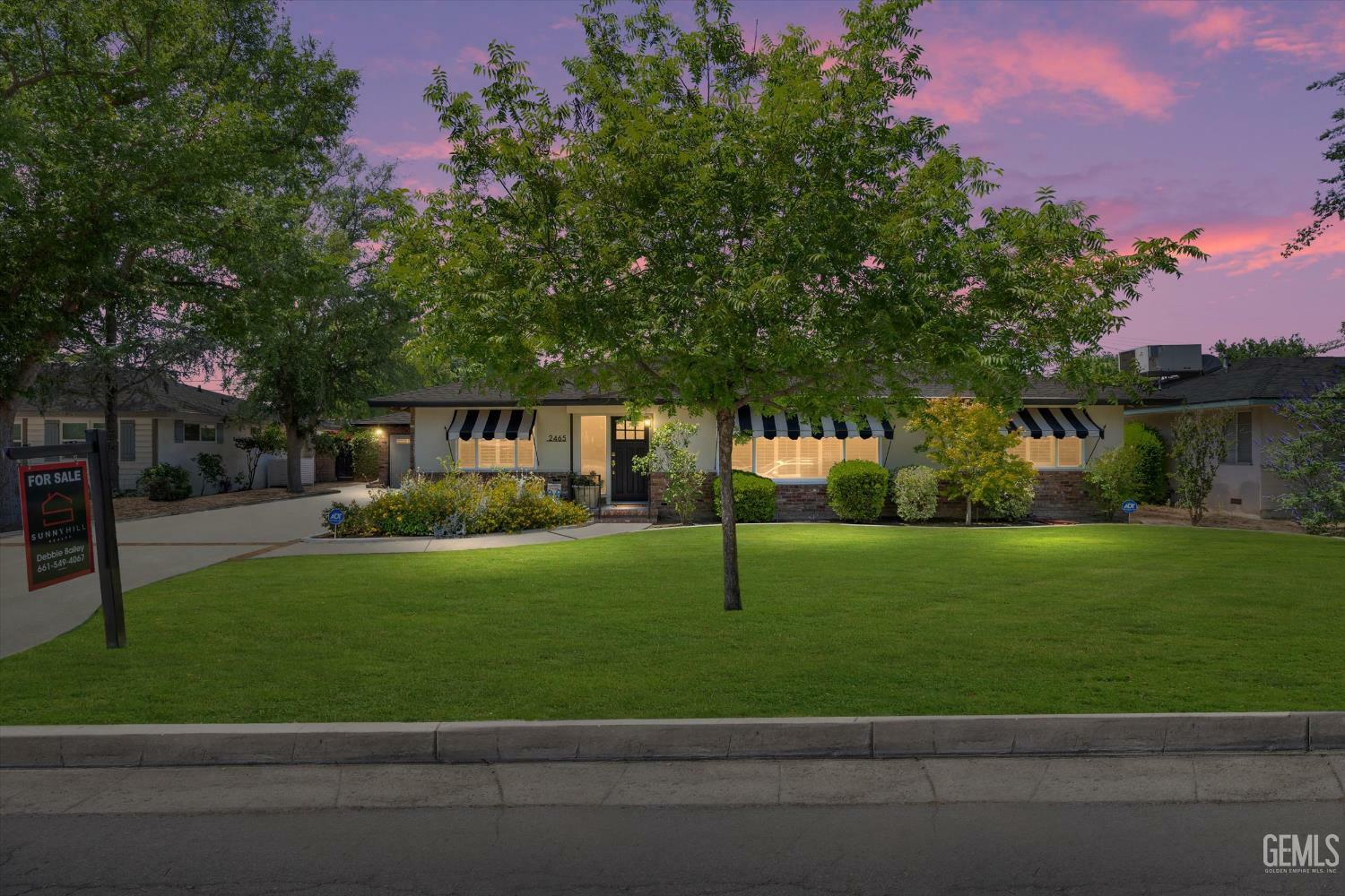 Property Photo: 2465 Pine Street CA 93301