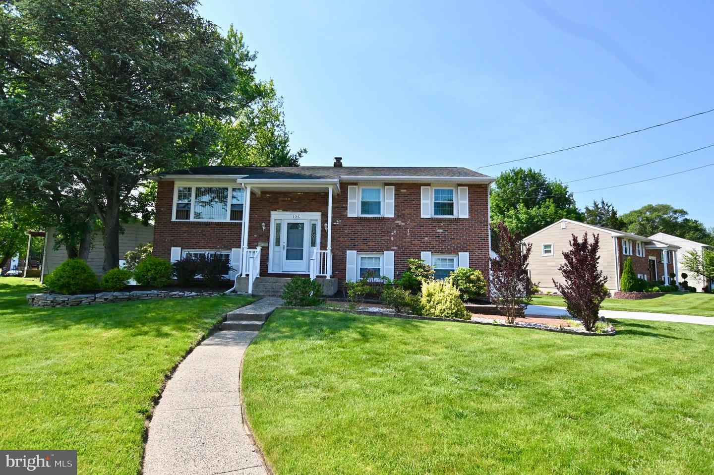 Property Photo: 125 Glenbrook Drive NJ 08054