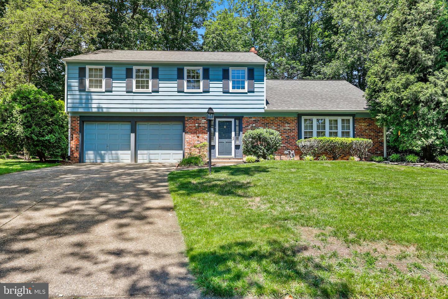 Property Photo:  202 Horse Shoe Court  NJ 08034 