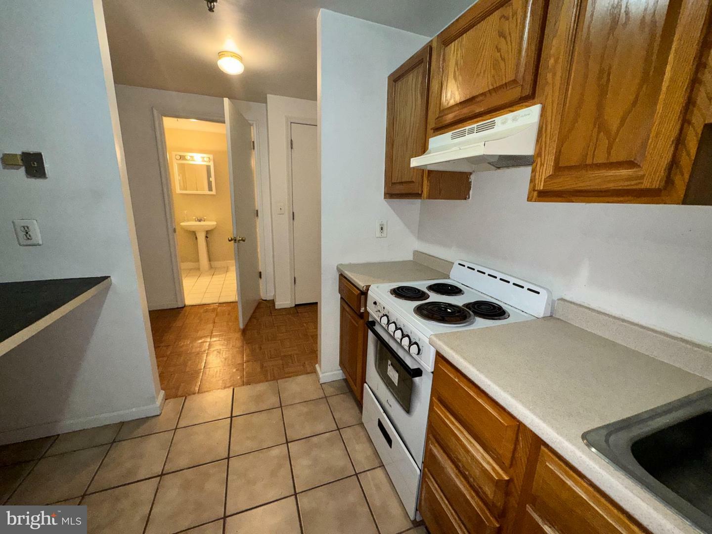 Property Photo: 1324 Locust Street 211 PA 19107