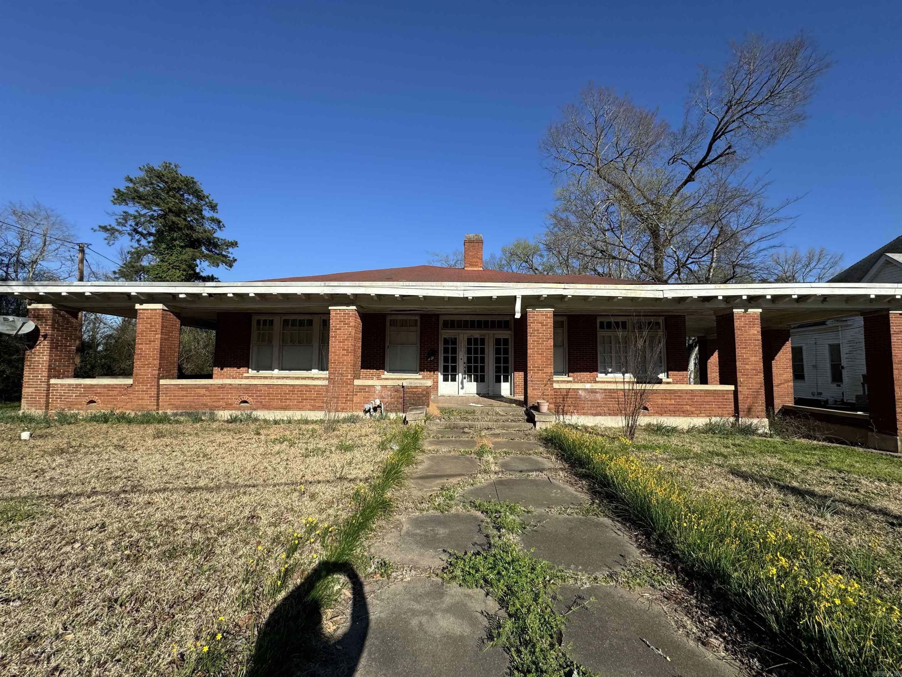 Property Photo: 211 California Ave AR 71701