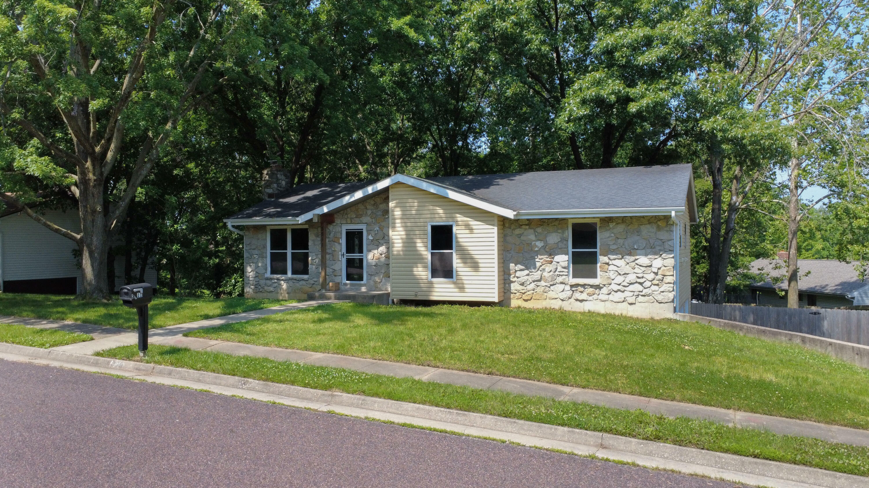 Property Photo: 3511 Deer Run MO 65202