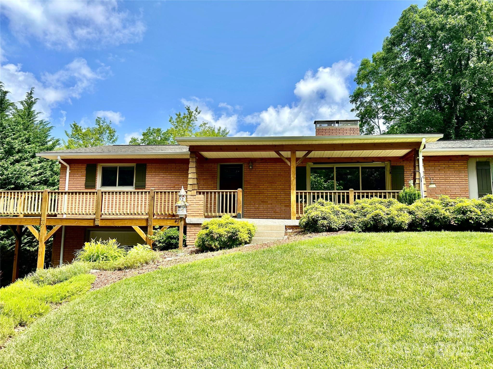 Property Photo:  47 Fairlane Drive  NC 28786 