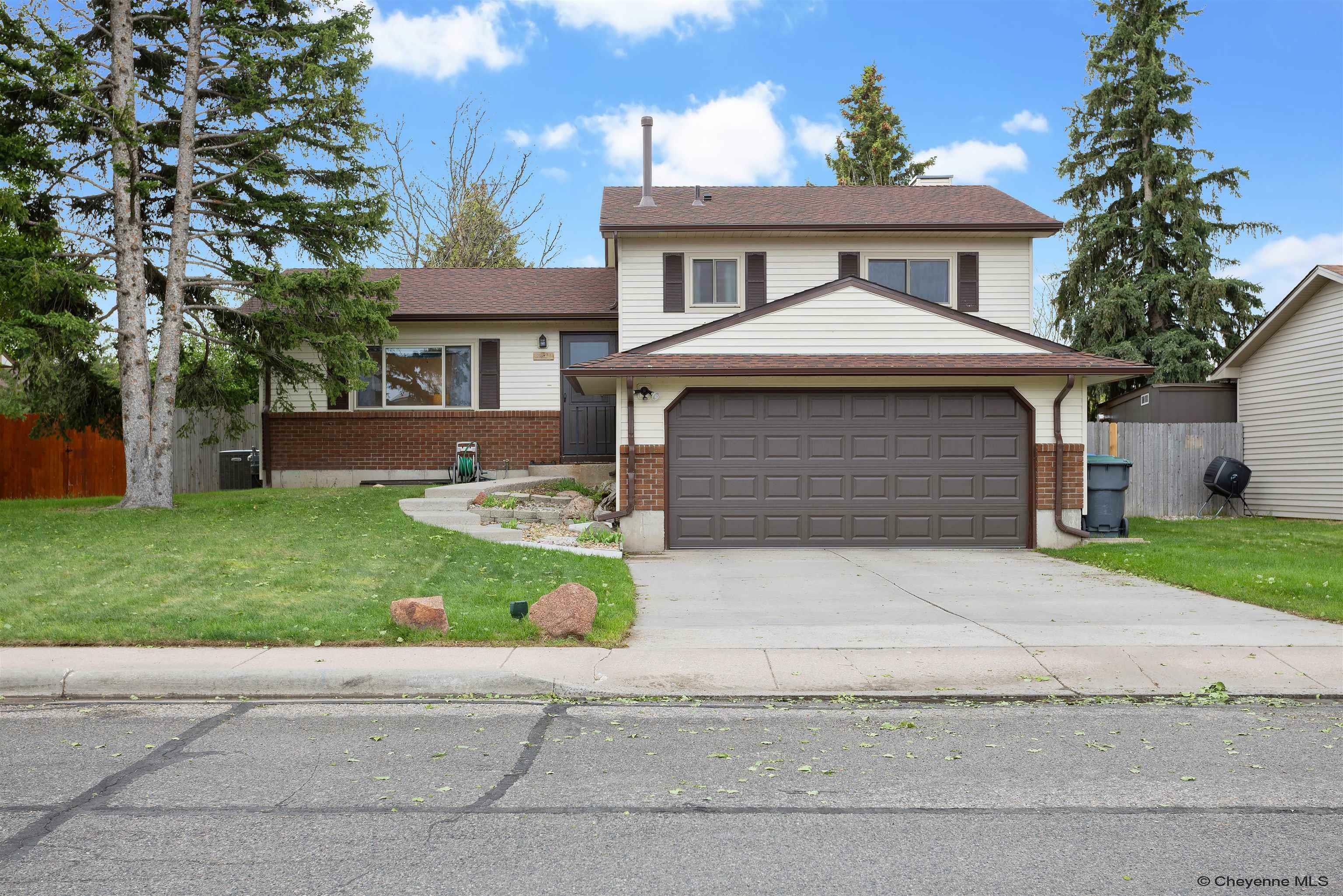 Property Photo: 5401 Rangeview Dr WY 82001