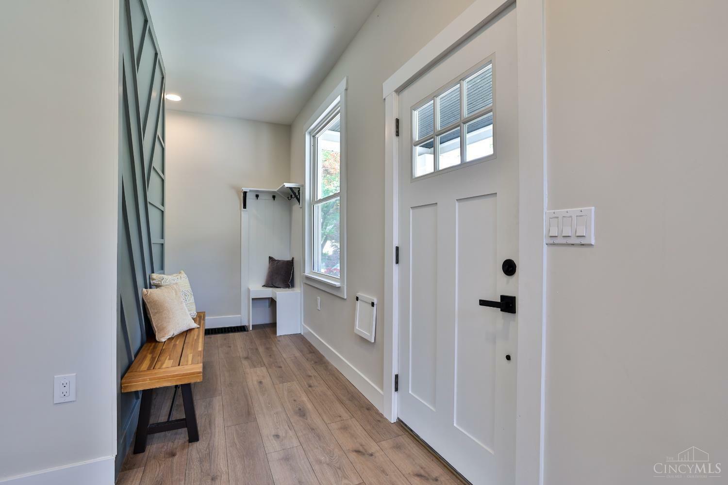 Property Photo:  2905 Losantiville Avenue  OH 45213 