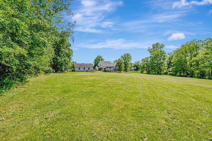 Property Photo: 7881 Dorsey Mill SE Road OH 43056