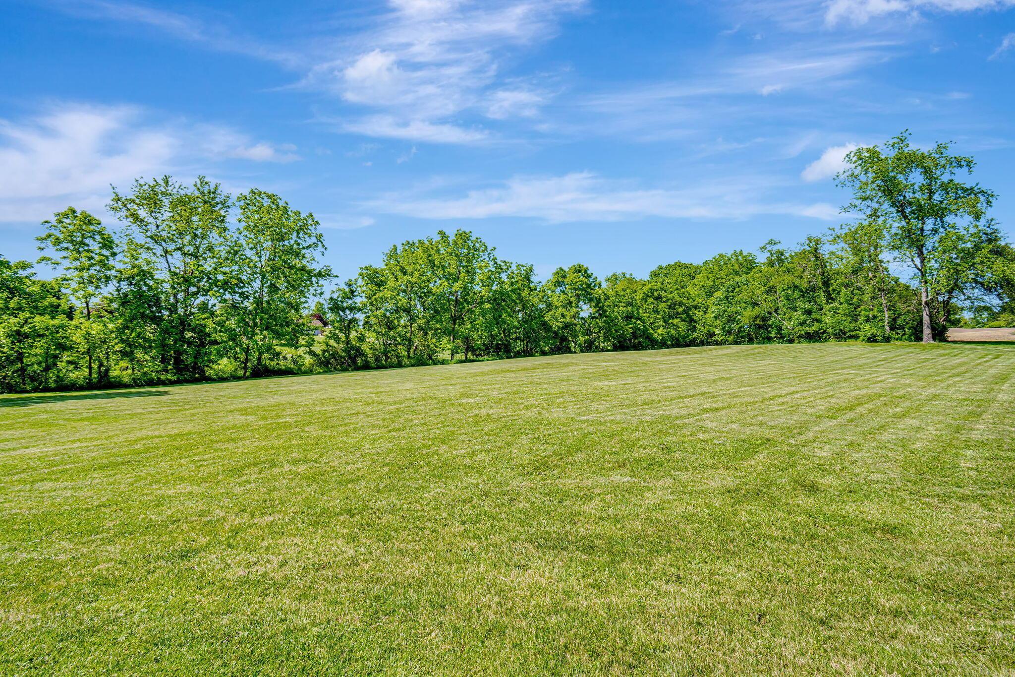 Property Photo: 7881 Dorsey Mill SE Road OH 43056