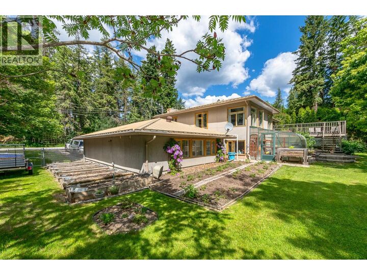 Property Photo: 1180 18 Street Northeast BC V1E 2T4