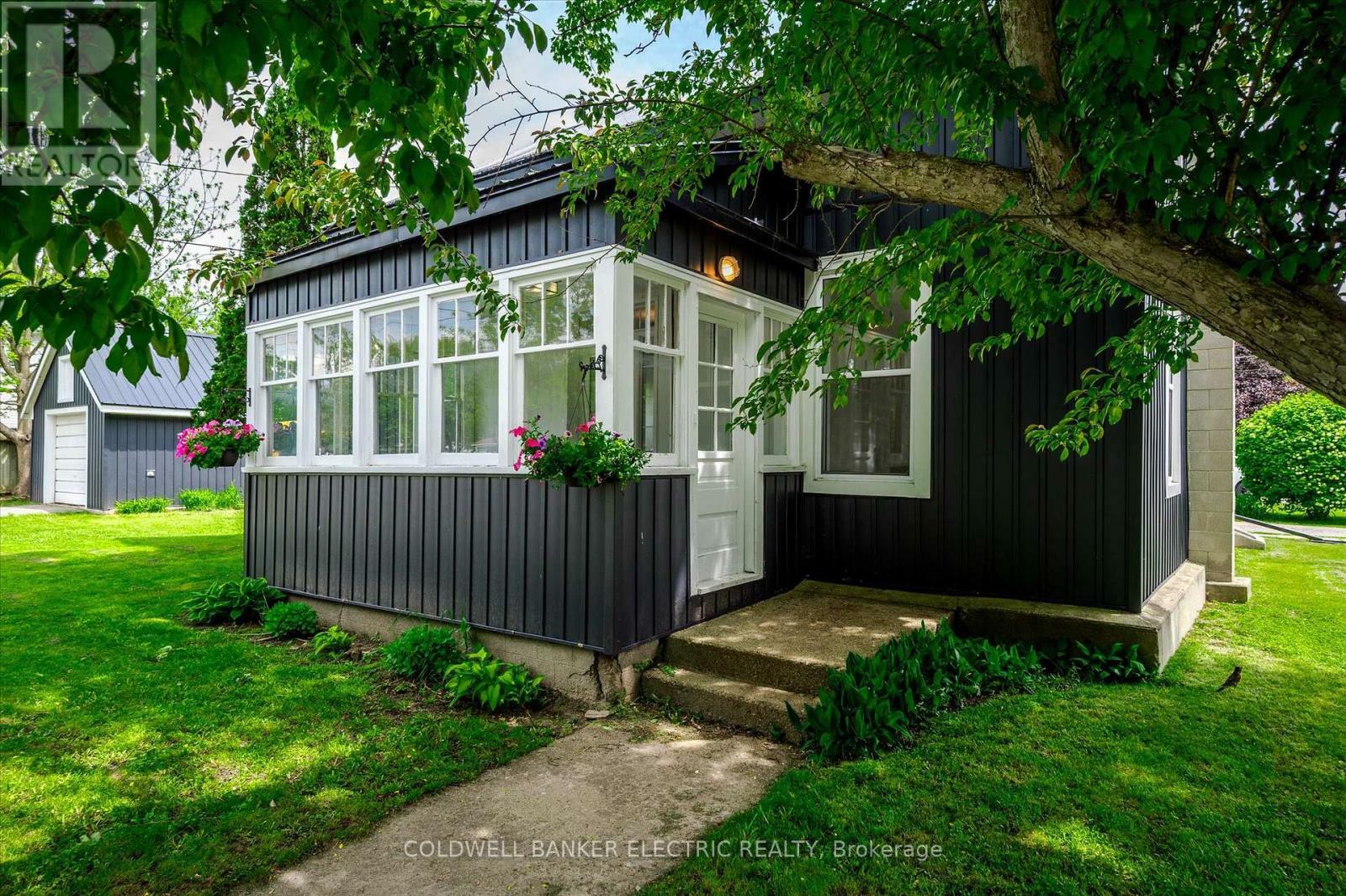 65 Queen Street  Asphodel-Norwood (Norwood) ON K0L 2V0 photo
