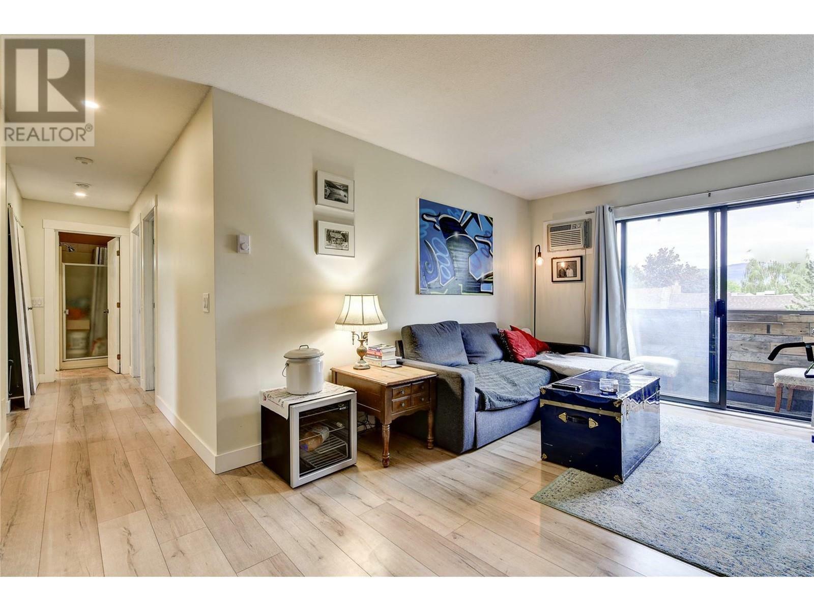 Property Photo: 1494 Graham Street 402 BC V1Y 3B1