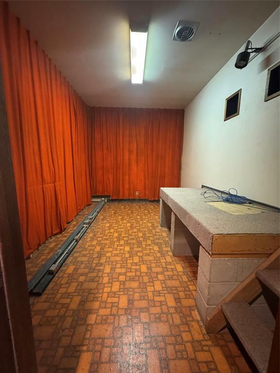 Photo de la propriété:  697 Sargent Avenue  MB R3E 0A8 