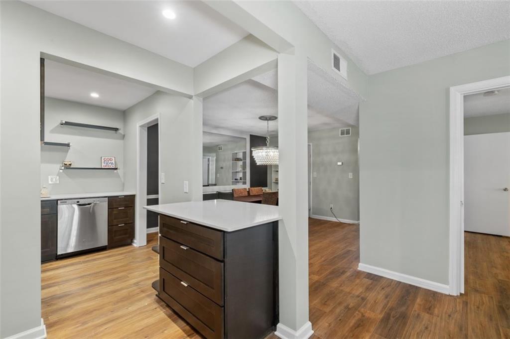 Property Photo: 6851 Roswell Road H18 GA 30328