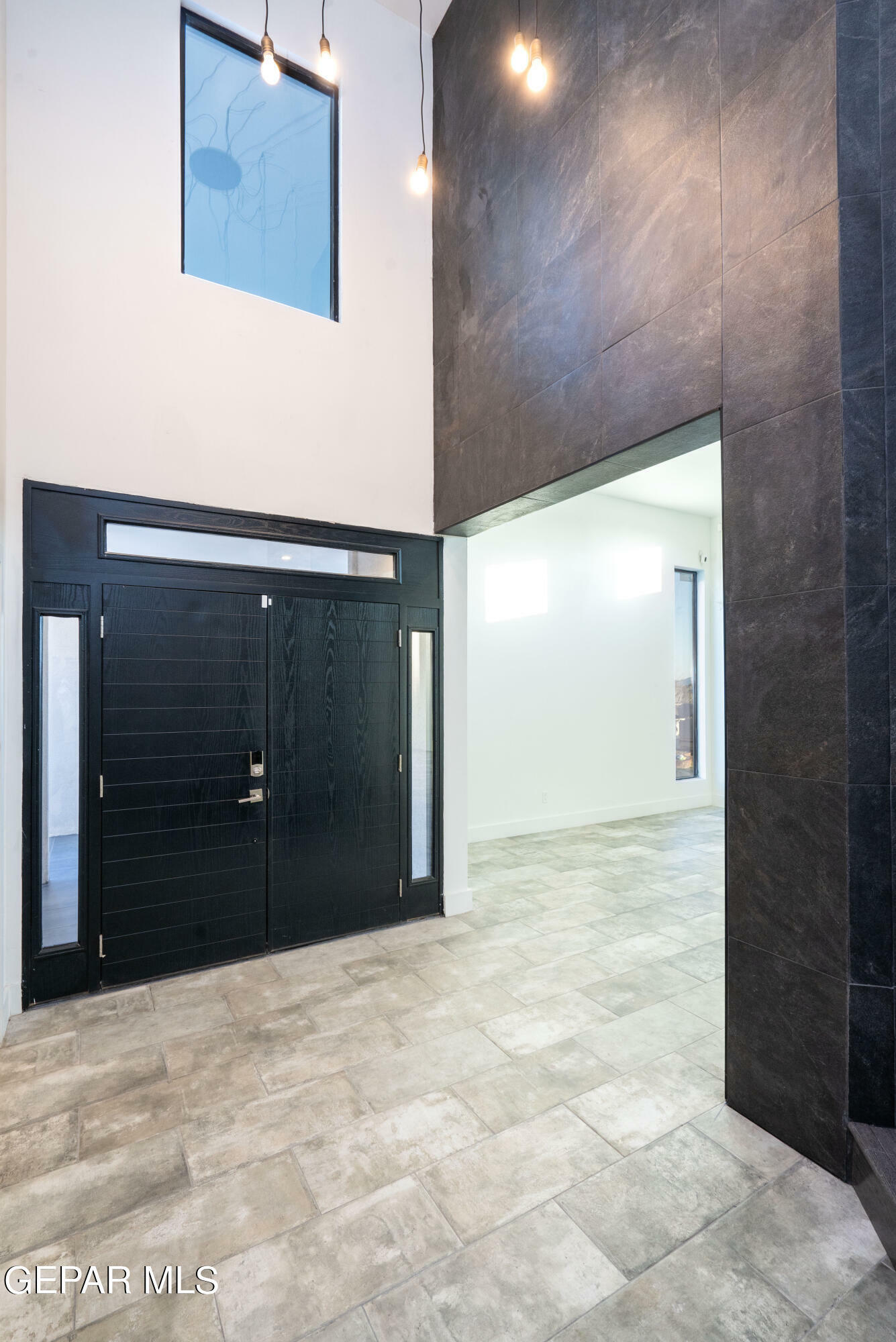 Property Photo: 1029 Calle Parque Drive TX 79912