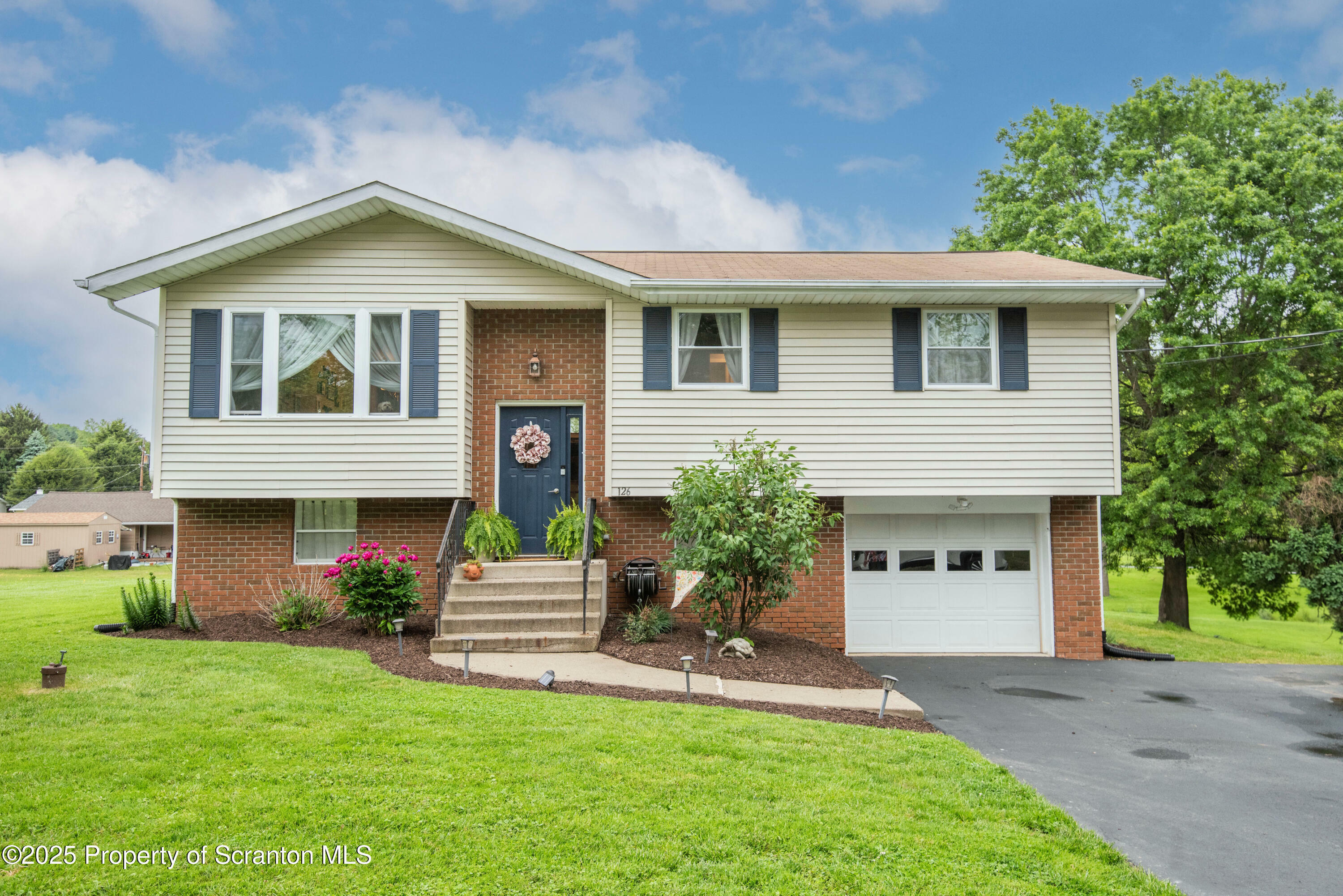 Property Photo:  