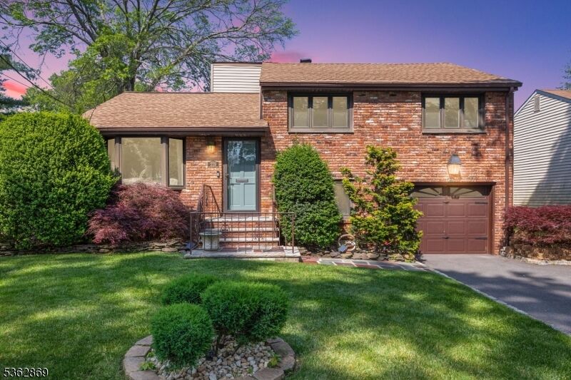 Property Photo:  219 Elm Ct  NJ 07076 