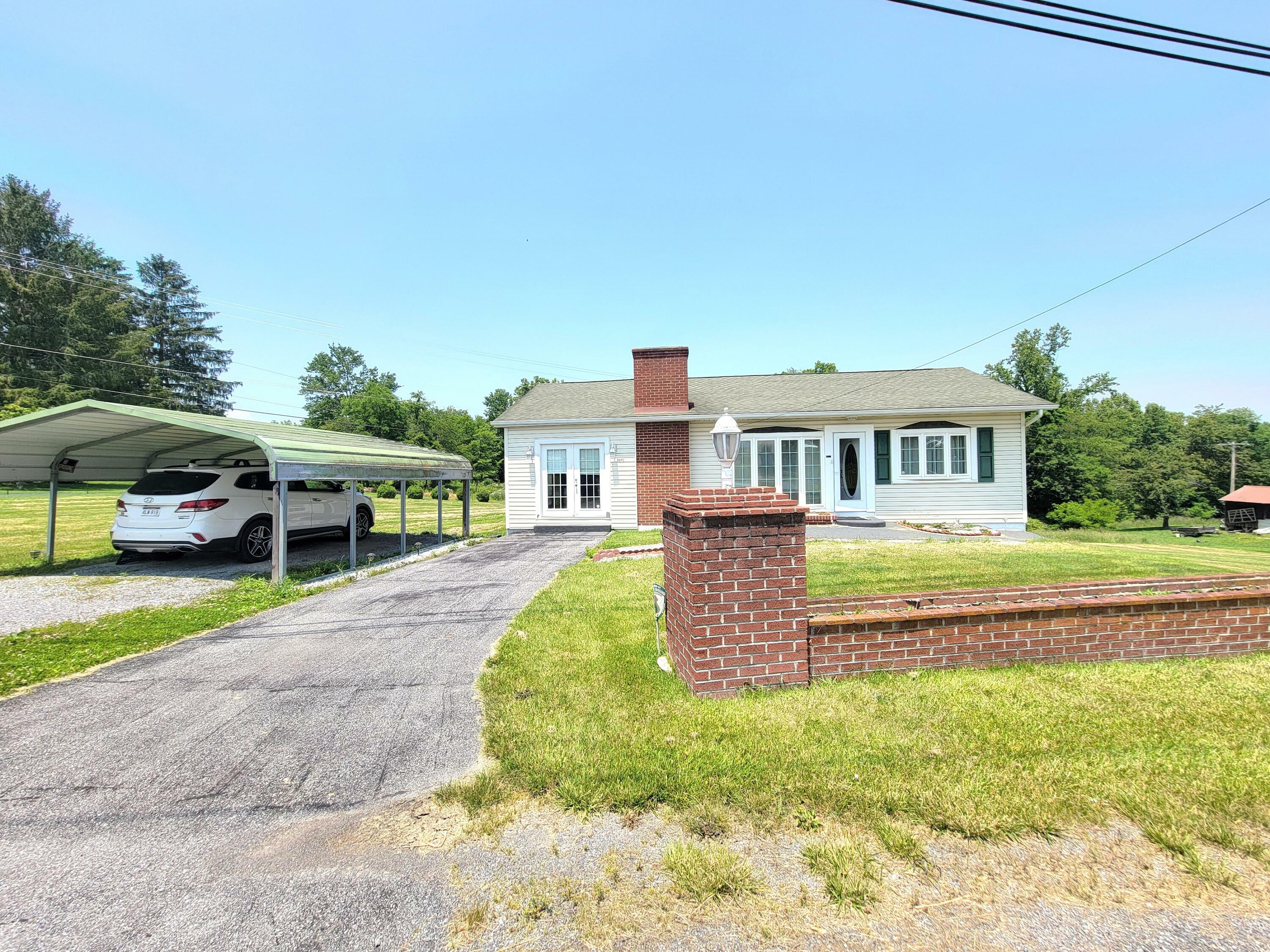 Property Photo: 5871 Ballard-Red Sulphur Pkwy WV 24918