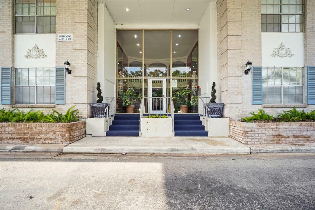 Property Photo: 2601 Bellefontaine Street B114 TX 77025