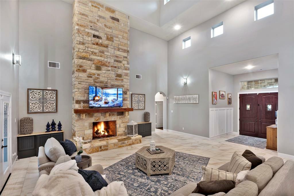Property Photo: 111 Pine Hill Lane TX 77356