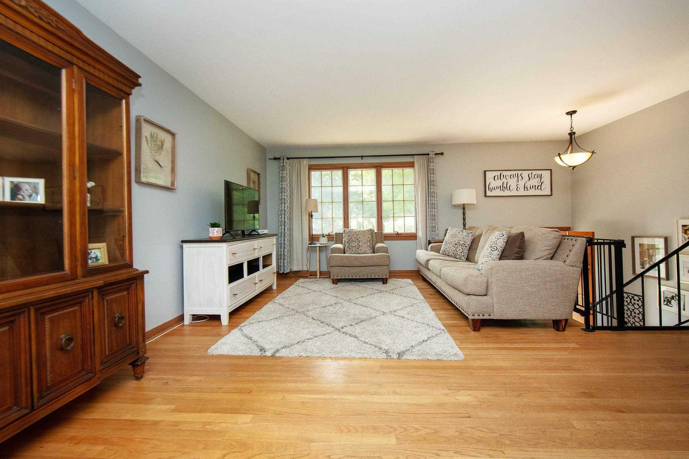 Property Photo:  320 NE 9th Street  IA 50677 