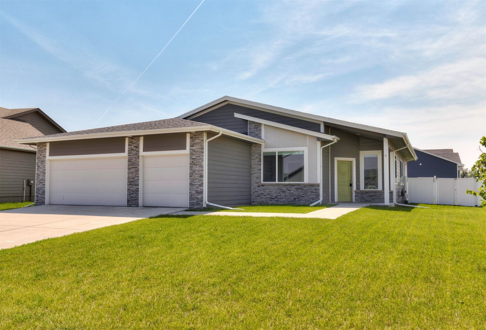Property Photo: 315 NW Gracewood Drive IA 50263