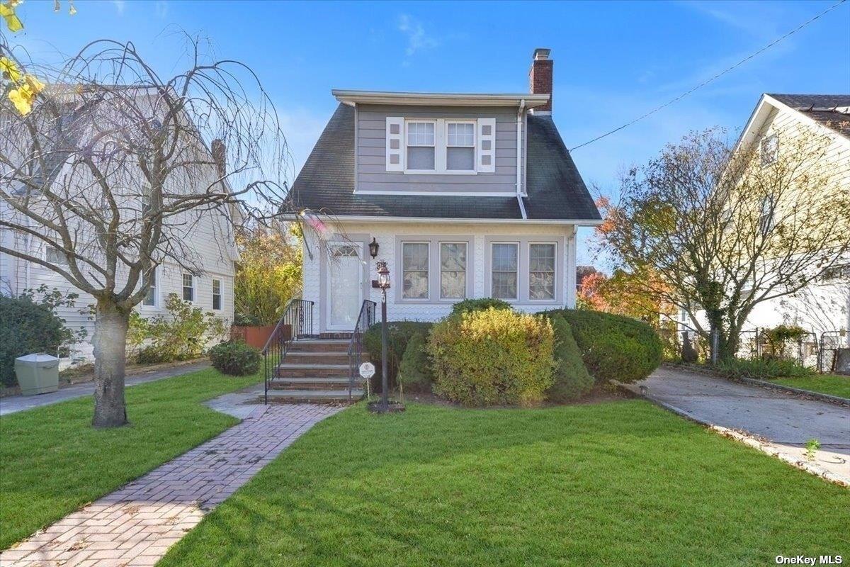 Property Photo: 16 Maiden Lane NY 11563