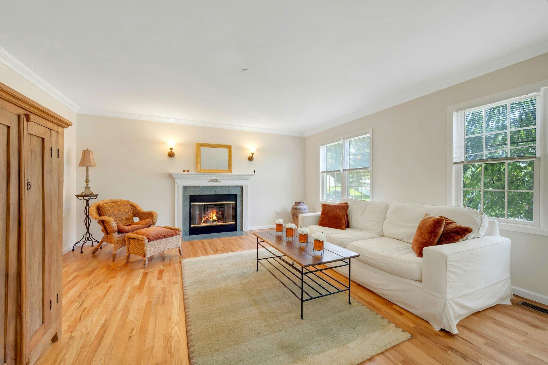 Property Photo:  6 Clifford Place  NY 10528 