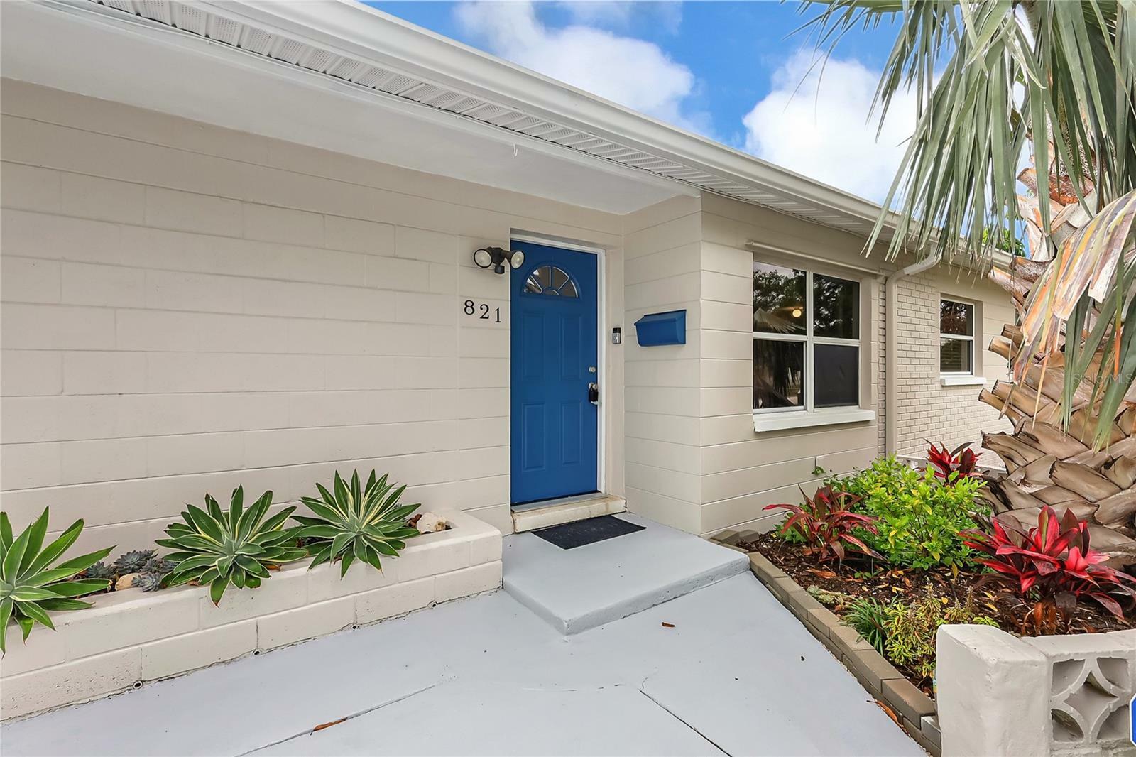 Property Photo: 821 52nd Avenue S FL 33705