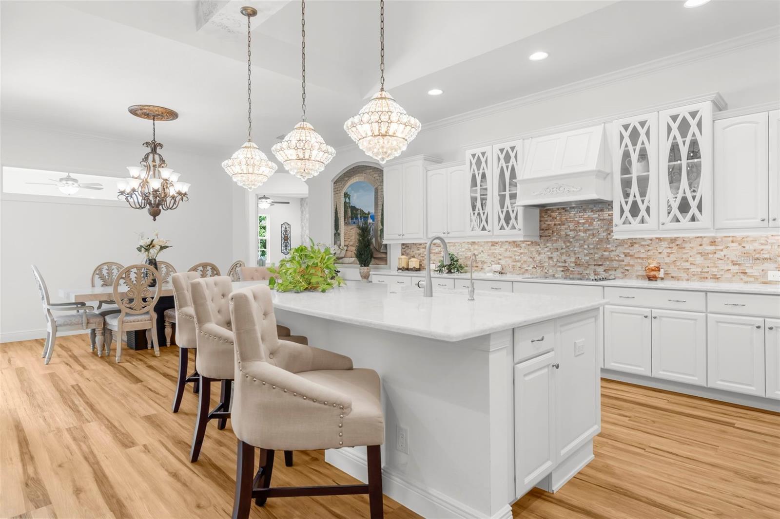 Property Photo: 13280 Campanile Court FL 34293